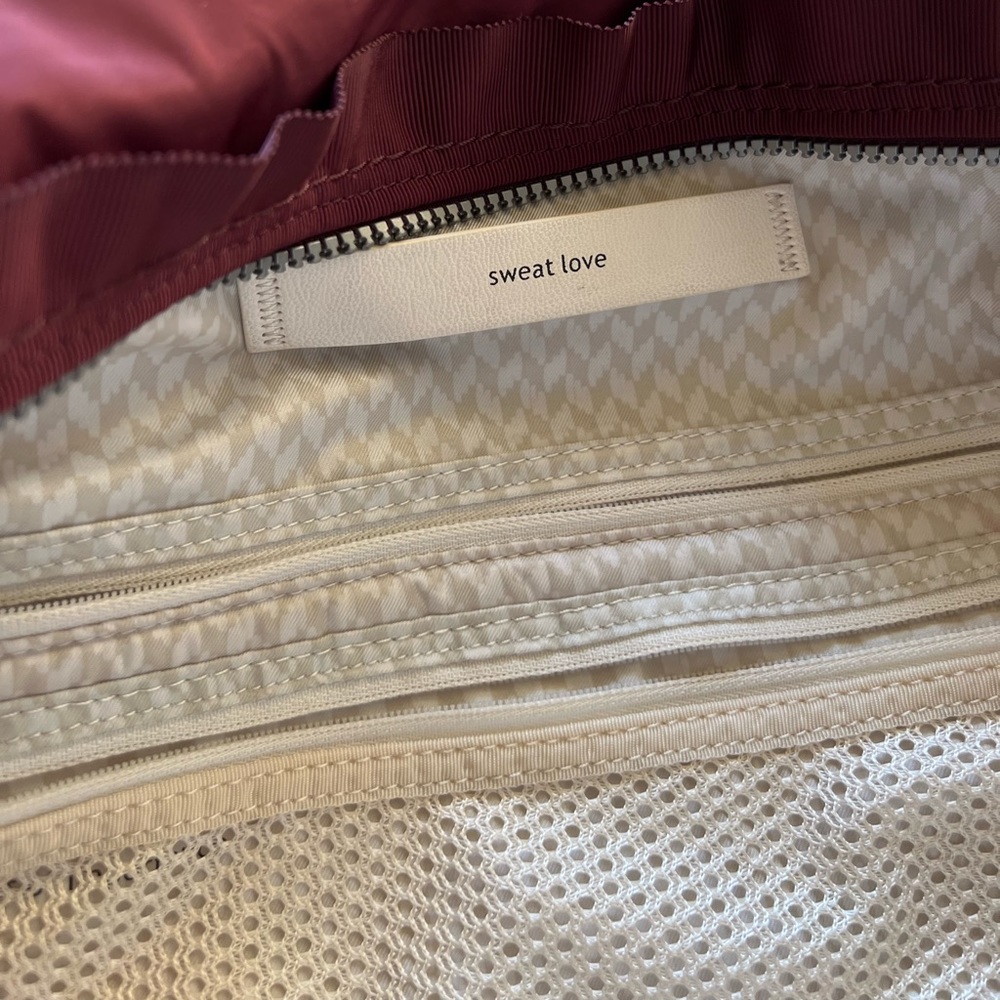 Lululemon Gym To Win Duffel - Picture 12 of 15